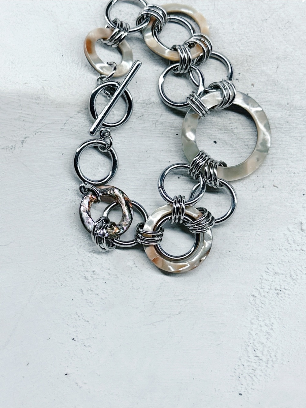 1061mc. Tan Shell Bracelet